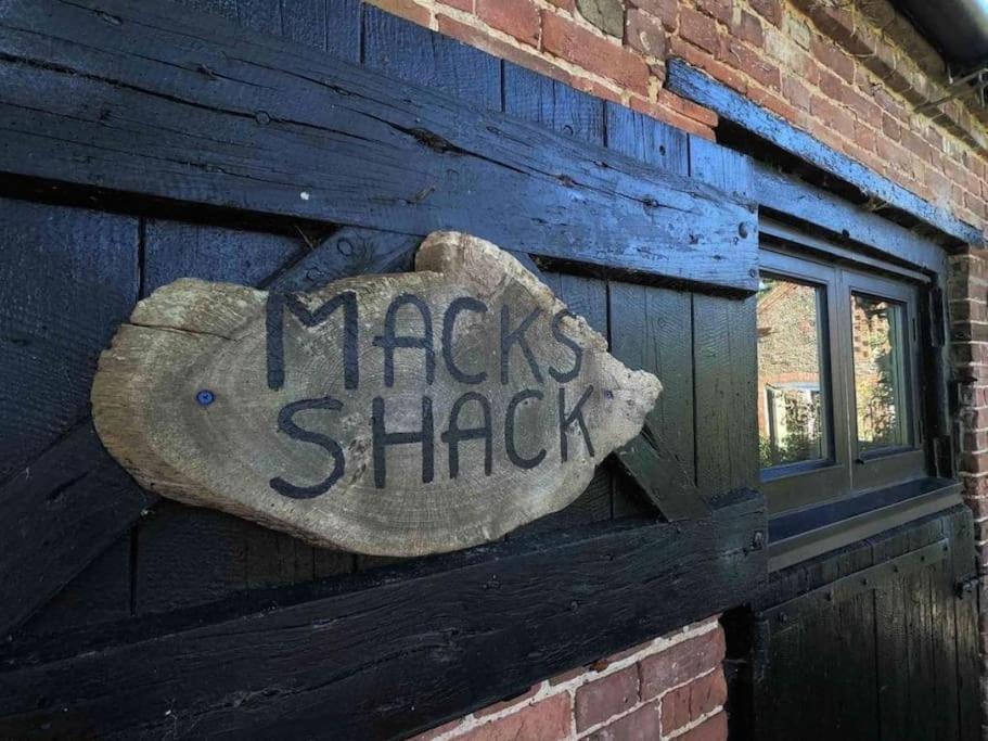 Macks Shack At Machrimore Wells-next-the-Sea Екстериор снимка